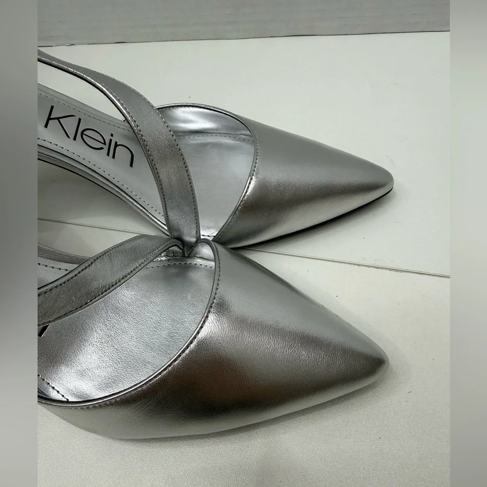 NEW  Calvin Klein Gilisa Asymmetric Strap Pumps in silver leather size 10M